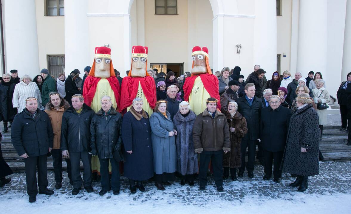 Liaudies meistrams įteikti „Aukso vainikai“