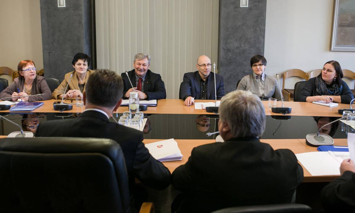 Premjeras susitiko su streikui besiruošiančių mokytojų atstovais