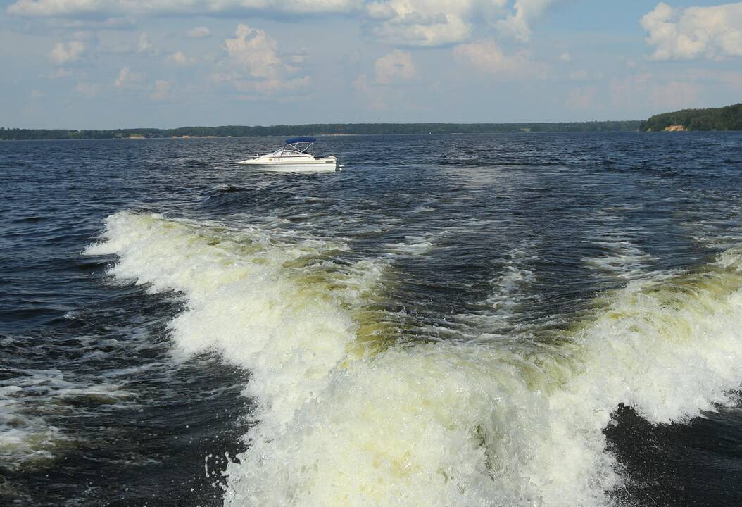 Apgaulinga Kauno marių ramybė