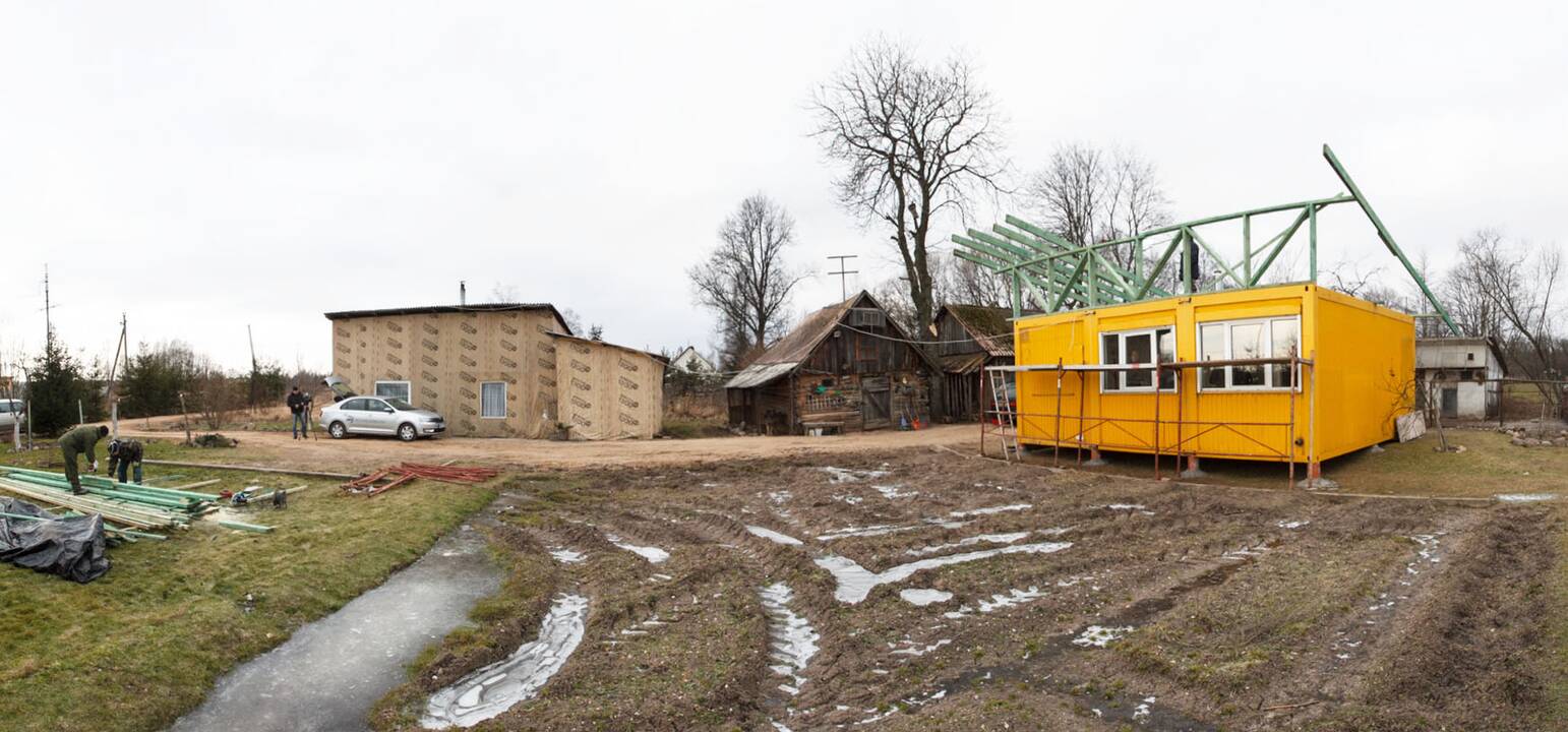 Padegėlių šeima kuriasi naujuose namuose