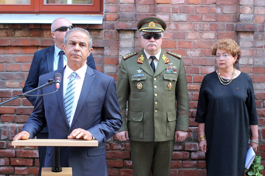 Pagerbė: žydų karių atminimo ceremonijos akimirka.