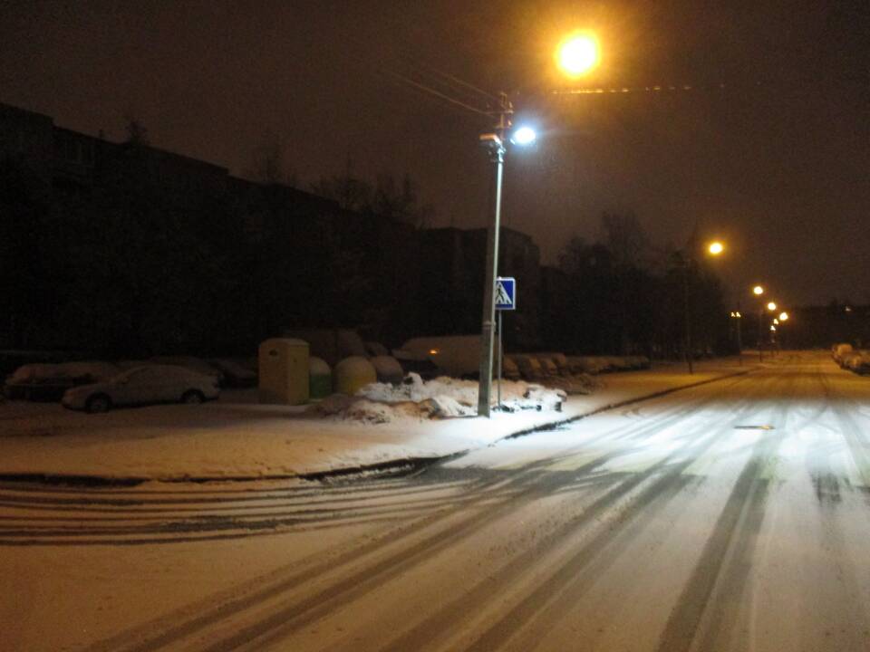 Naktį Kauną nuklojo sniegas