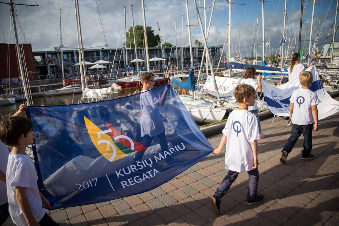 Iškilmingai atidaryta jubiliejinė regata