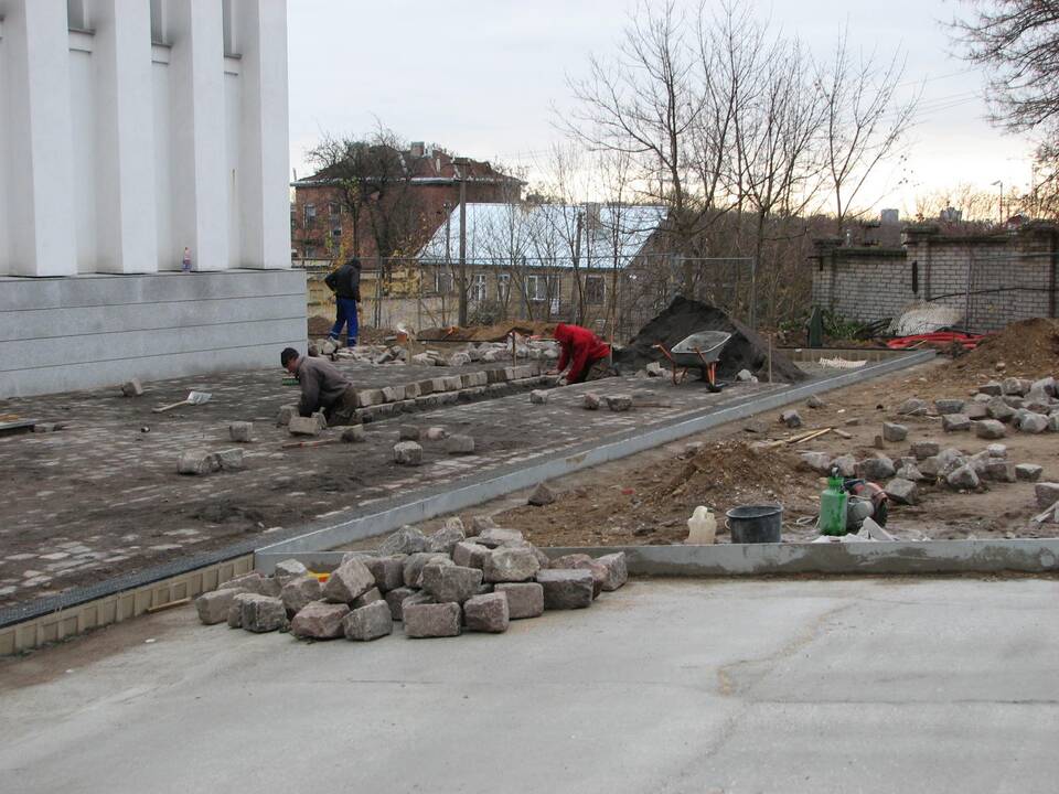 Tvarkant Prisikėlimo bažnyčią – netikėti radiniai