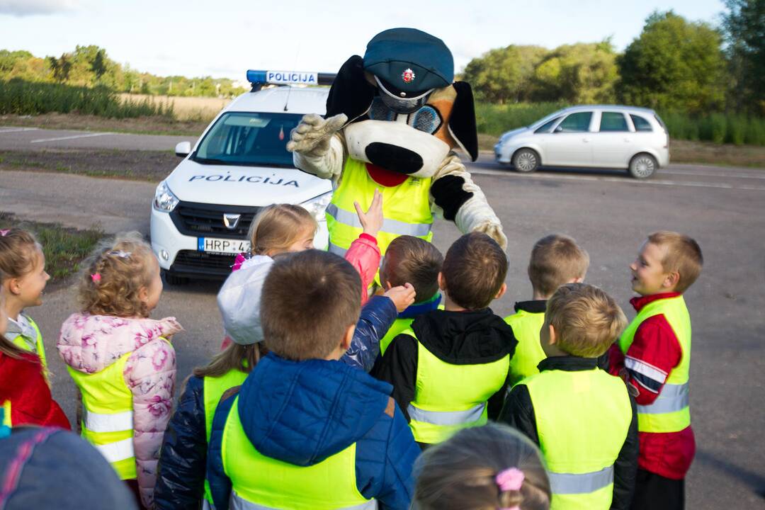 Mokiniai dalyvavo akcijoje "Į mokyklą važiuoju pats"