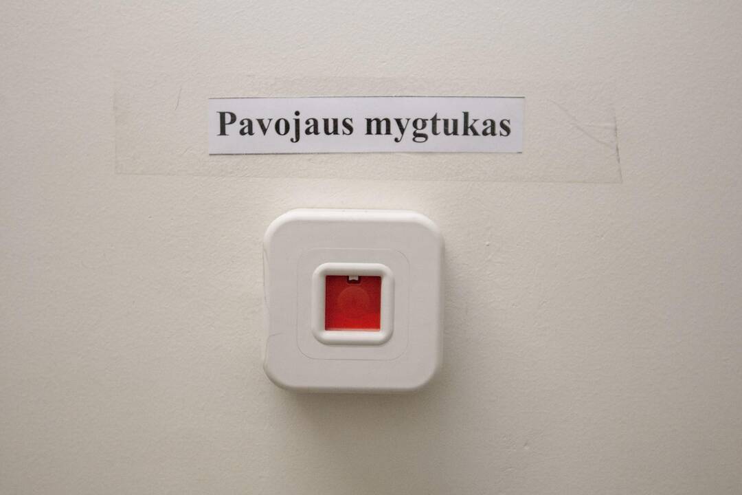 Įvertintos gyvenimo sąlygos tardymo izoliatoriuje