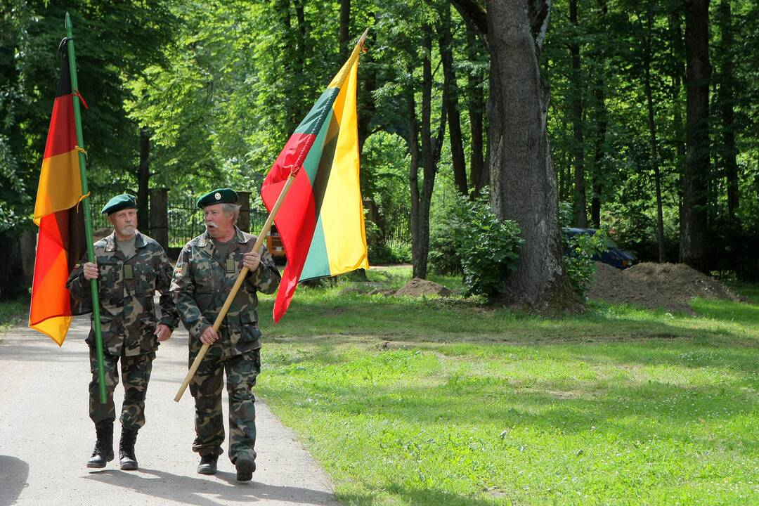 Fredoje sutvarkyti vokiečių karių kapai