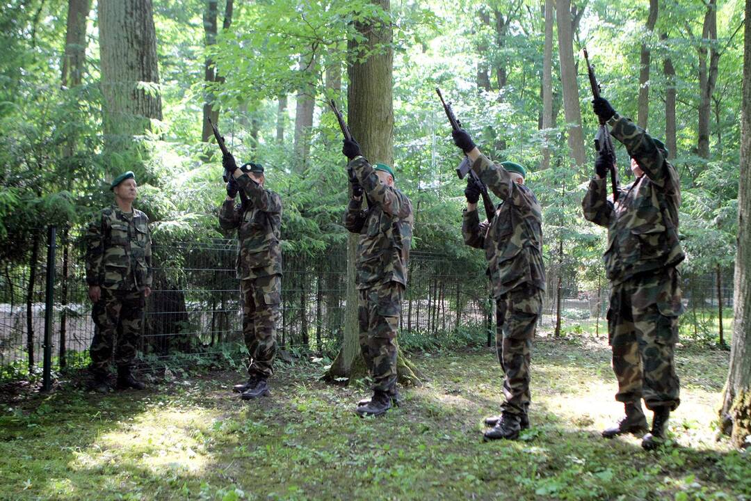 Fredoje sutvarkyti vokiečių karių kapai