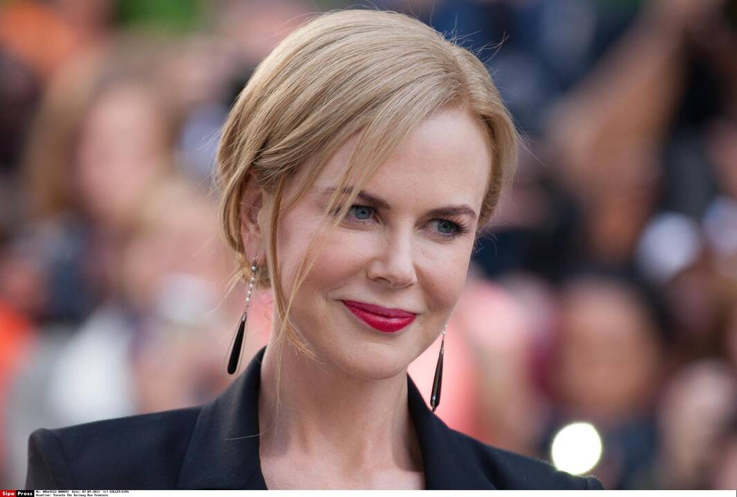 N. Kidman partrenkė dviračiu važiavęs paparacas 