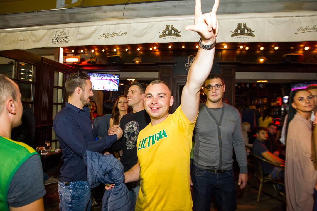 Kauniečiai išėjo švęsti į gatves