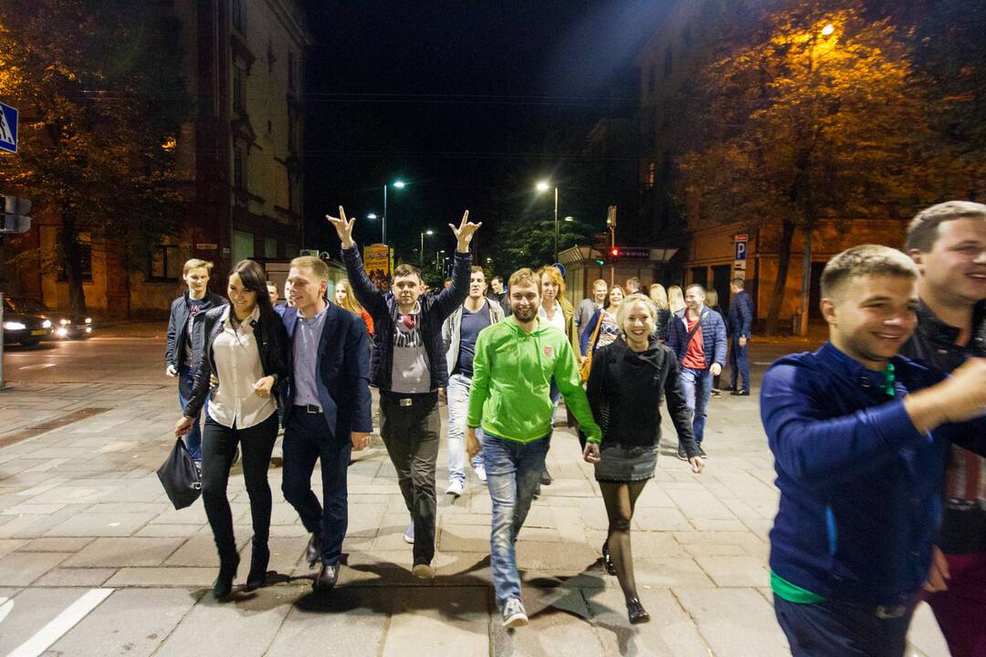 Kauniečiai išėjo švęsti į gatves