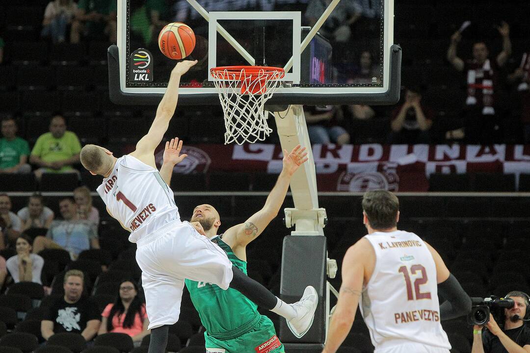 LKL pusfinalis: „Žalgiris“ – „Lietkabelis“ 93:69