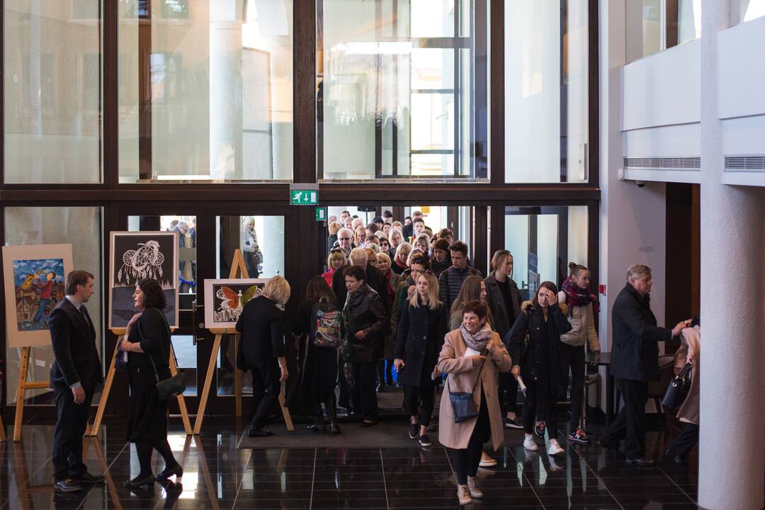 Žinomi atlikėjai Europos dieną atšventė teatre