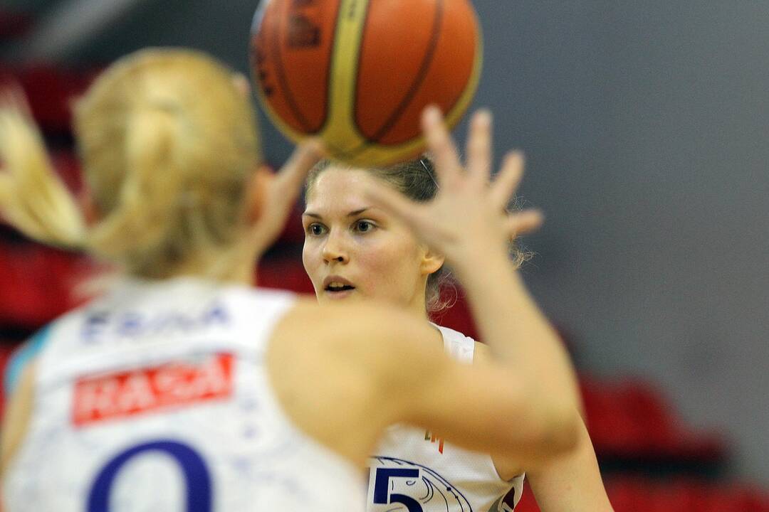 Lietuvos moterų krepšinio lygos pusfinalis: „Hoptrans-Sirenos“ – „Utena“ 51:42