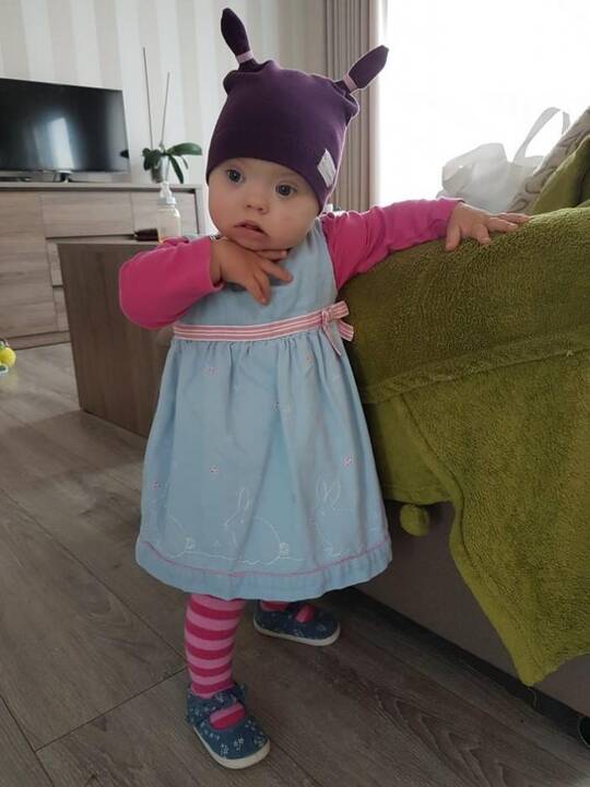 Odrė su tėveliais ir sesute