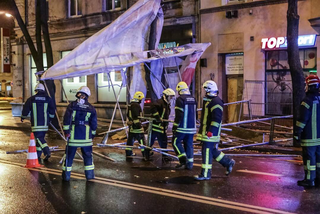 Herkaus Manto gatvėje nuvirto pastoliai