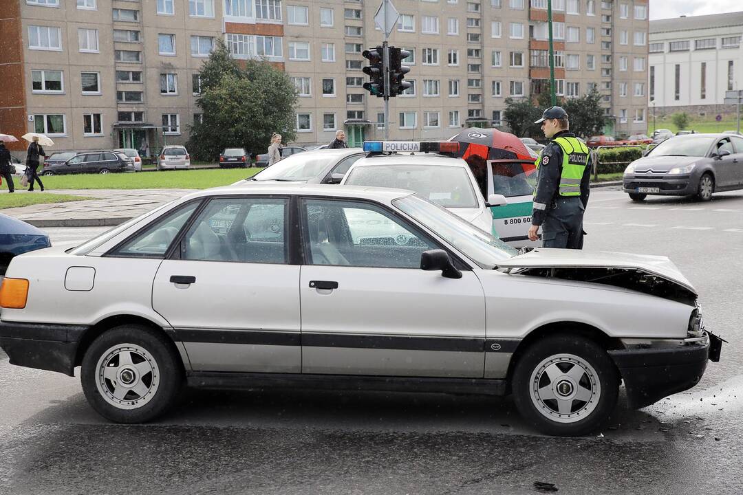 Avarija Smiltelės, I. Simonaitytės ir Laukininkų gatvių sankryžoje