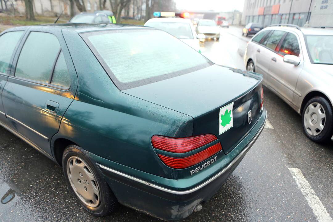 Liepų gatvėje susidūrė keturi automobiliai