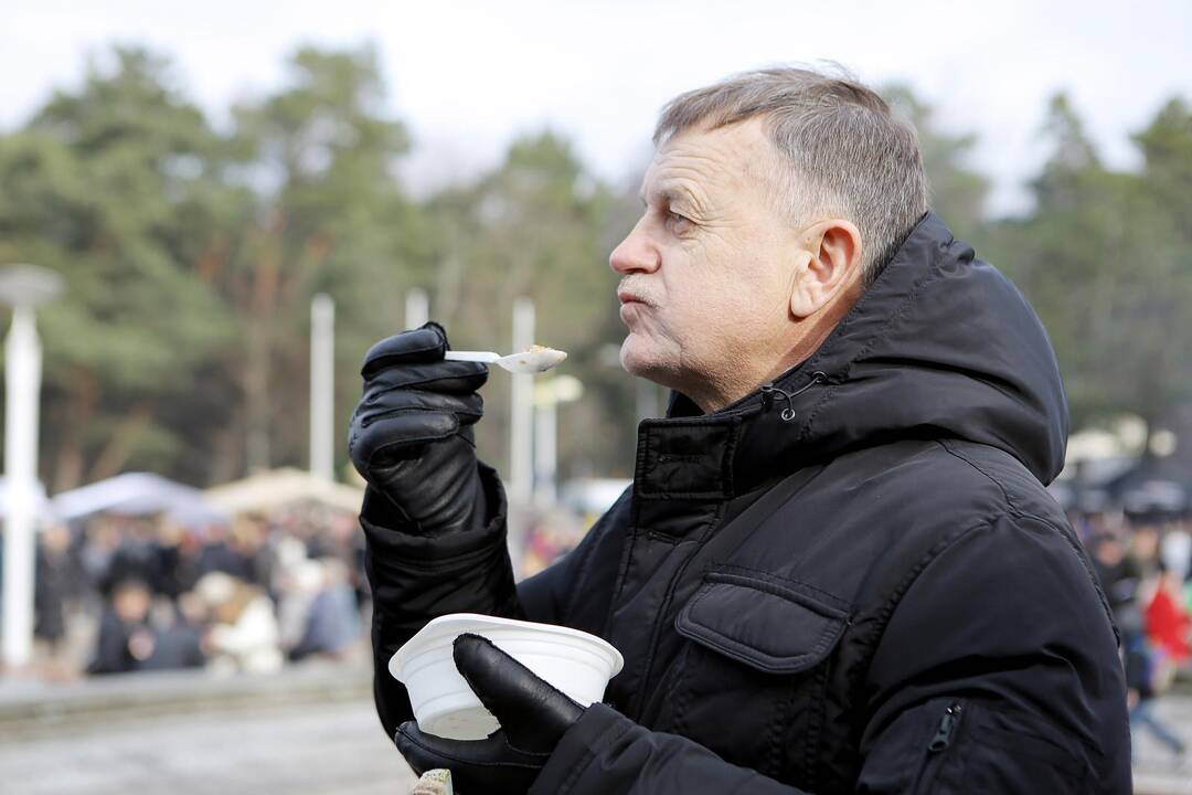 Palangoje kunkuliuoja stintų šventė