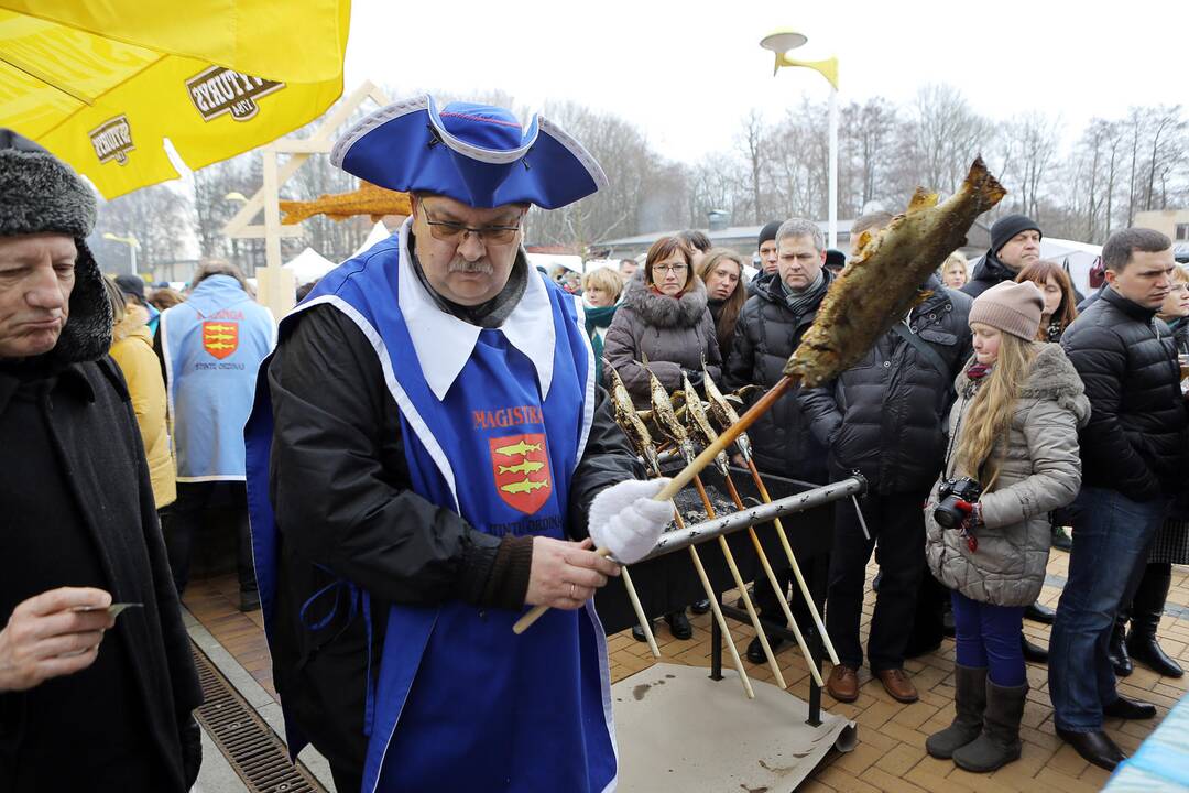 Palangoje kunkuliuoja stintų šventė