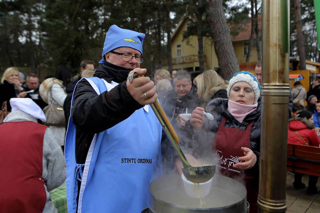 Palangoje kunkuliuoja stintų šventė