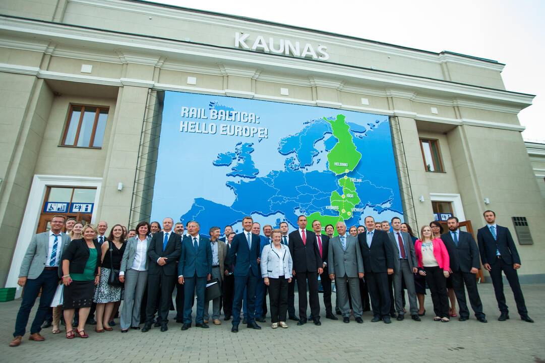 Pirmas traukinys „Rail Baltica“ vėže