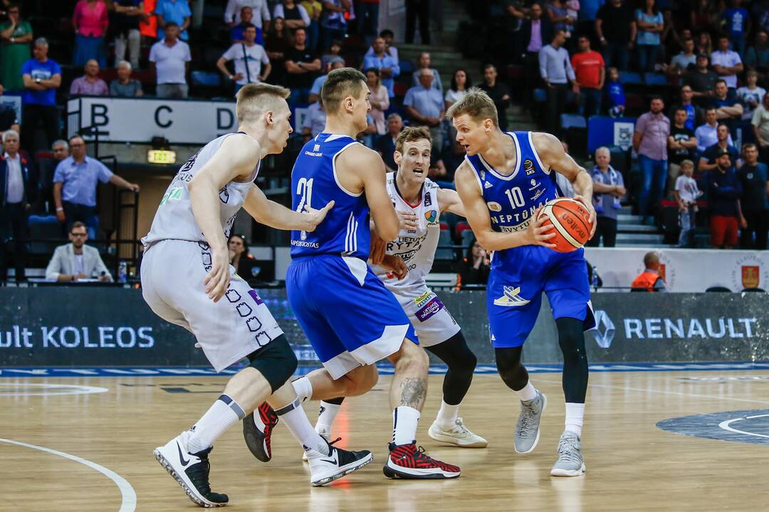 "Neptūnas" - "Lietuvos rytas" 74:70