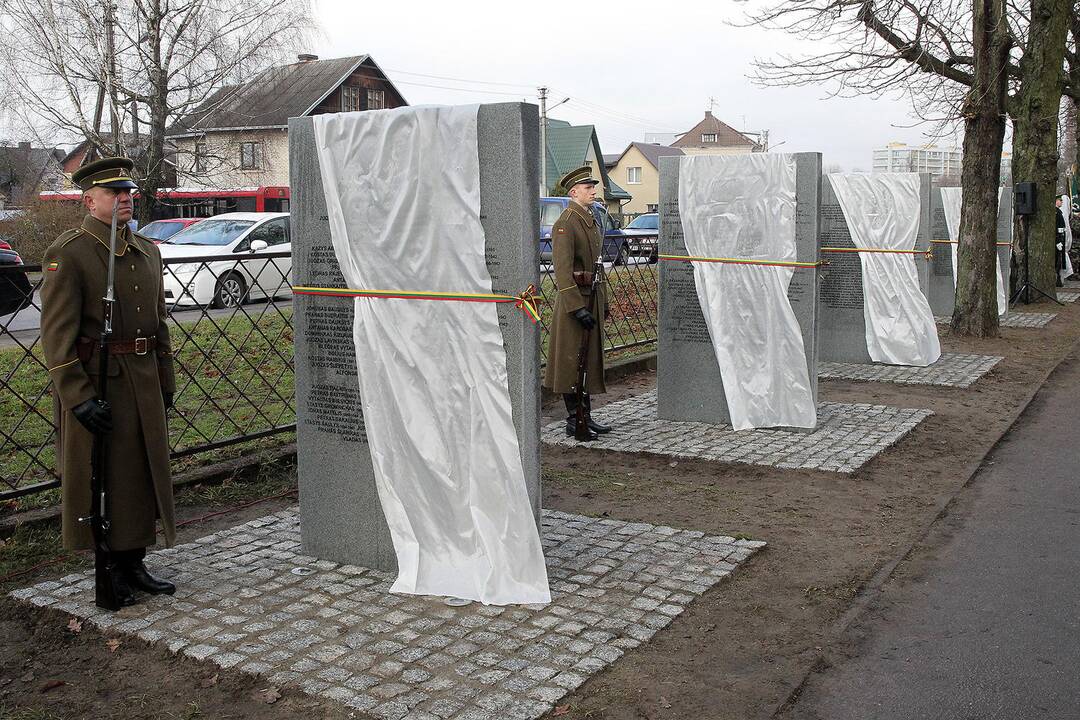 Memorialo žuvusiems karininkams atidengimas