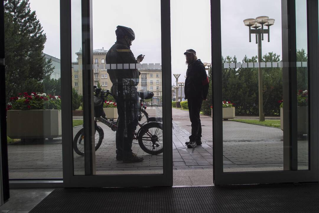 Dviratininkai prie Seimo