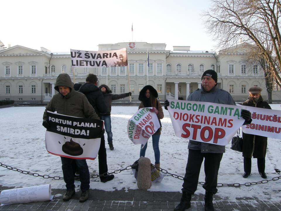 Prie prezidentūros – kauniečių ir pakaunės gyventojų protestas prieš „Fortum“