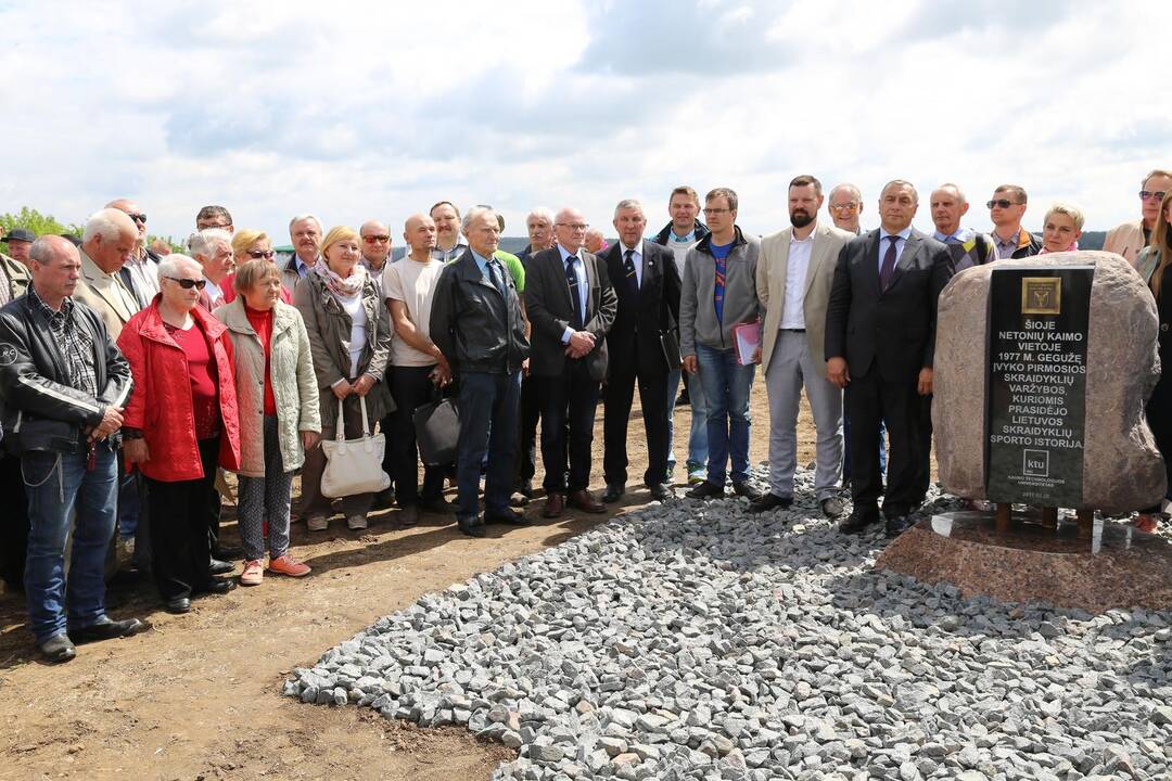 Įamžintas pirmasis Lietuvos sklandytojų skrydis