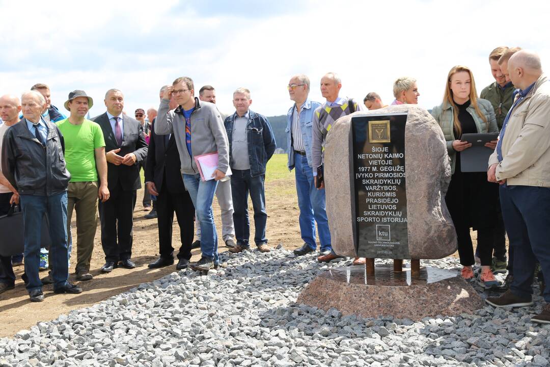 Įamžintas pirmasis Lietuvos sklandytojų skrydis