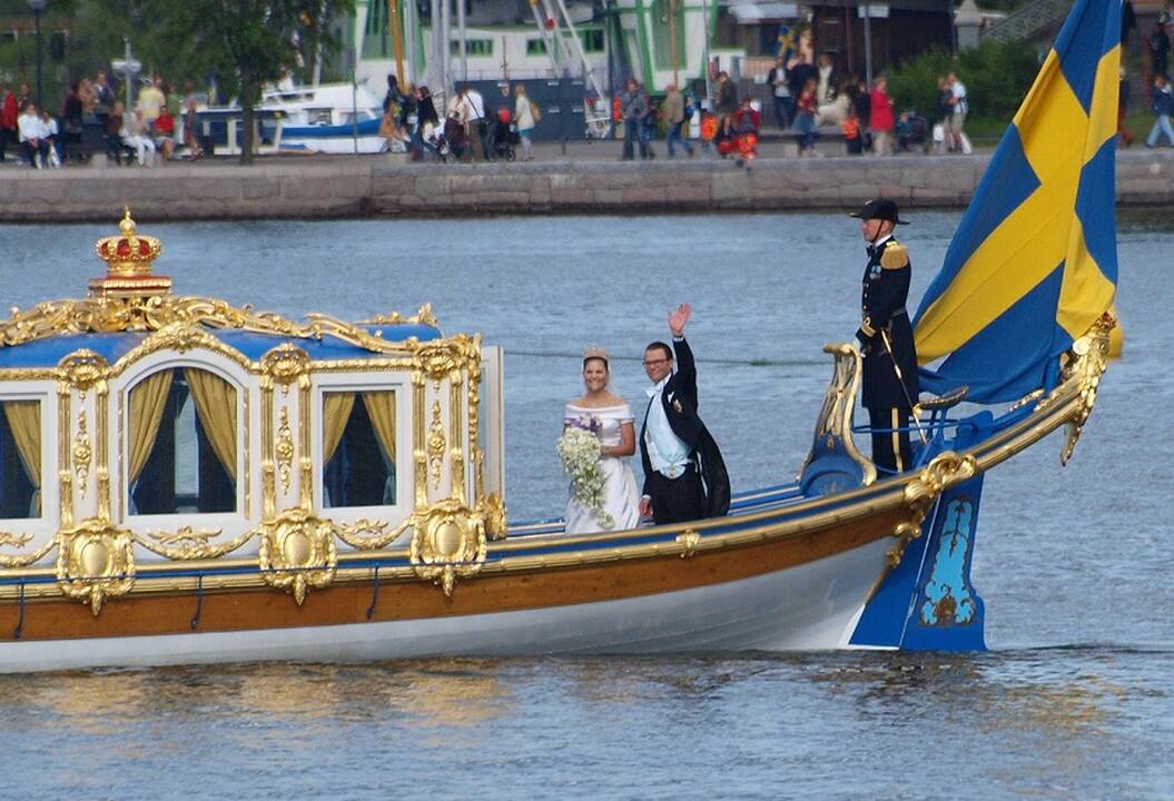 Istorija: 1923 m. rekonstruota karališkoji barža „Wedding“, kurią 1774 m. Gustavo III įsakymu suprojektavo F.H.Chapman.