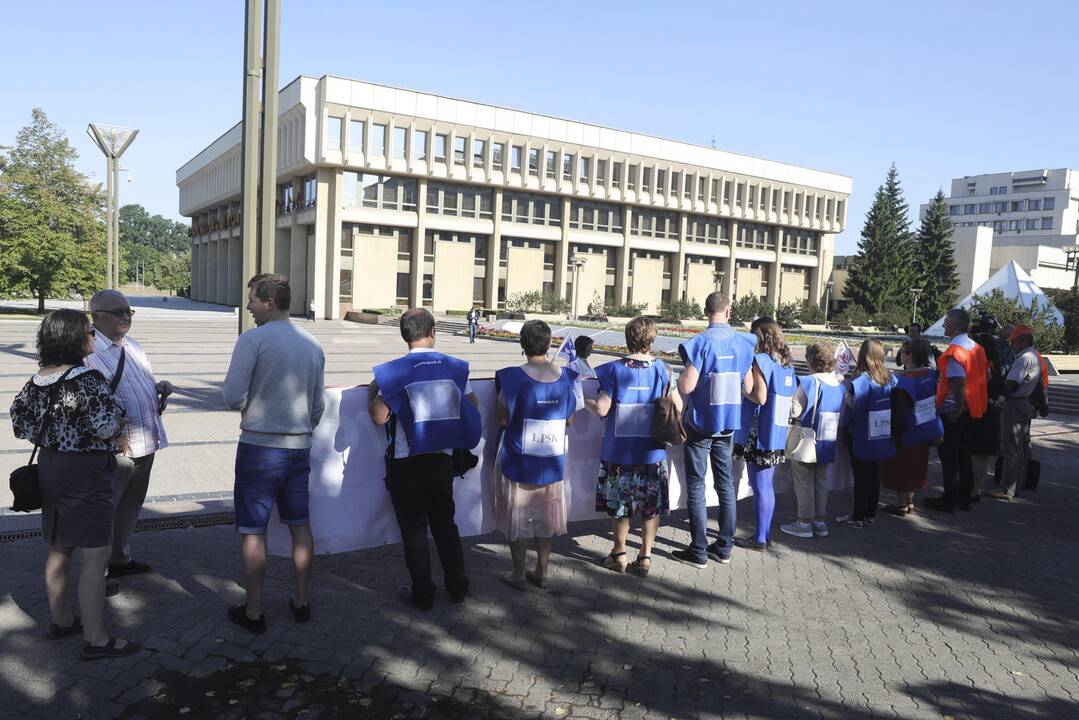 Profsąjungų protestas prieš mokesčių ir pensijų reformas