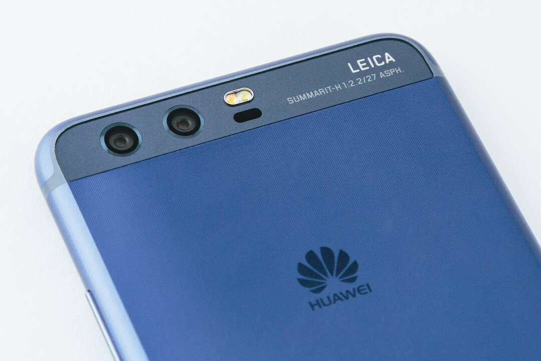 „Huawei“ pristatė išmaniuosius telefonus ir laikrodį