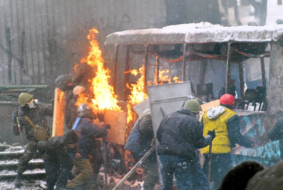 Kijevą drasko mirtini susirėmimai