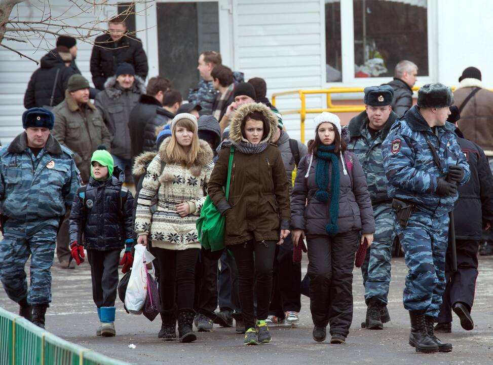 Maskvoje per įkaitų dramą mokykloje žuvo du žmonės