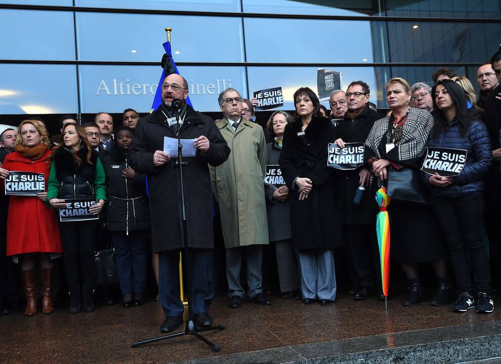 Pasaulis gedi „Charlie Hebdo“ aukų