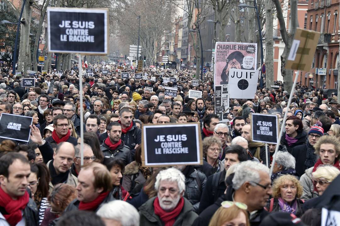 Prancūzijoje per 200 tūkst. žmonių išėjo į gatves protestuoti