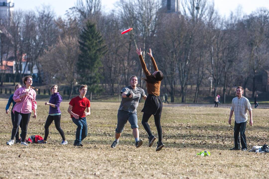 Kauniečiai suskubo į gamtą