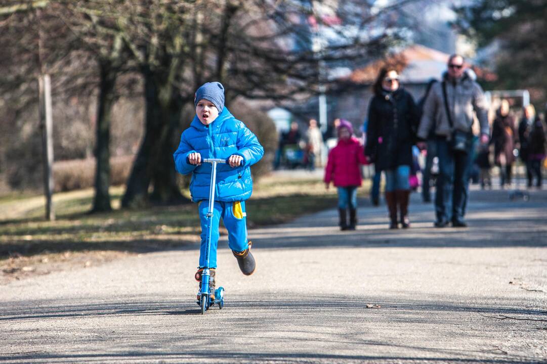 Kauniečiai suskubo į gamtą