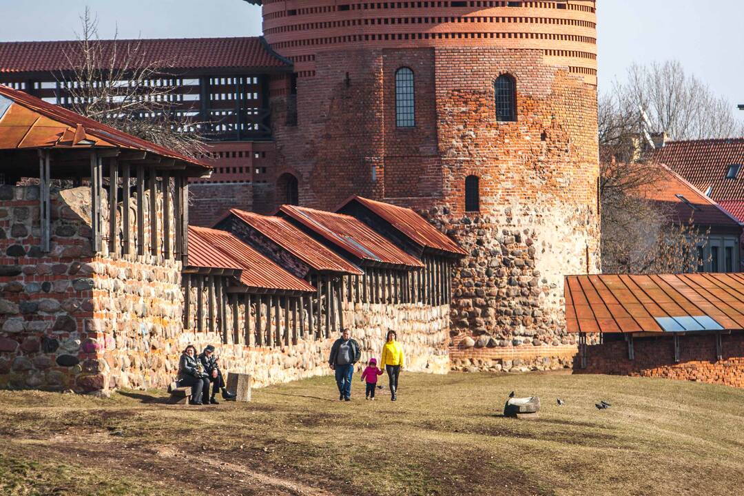 Kauniečiai suskubo į gamtą