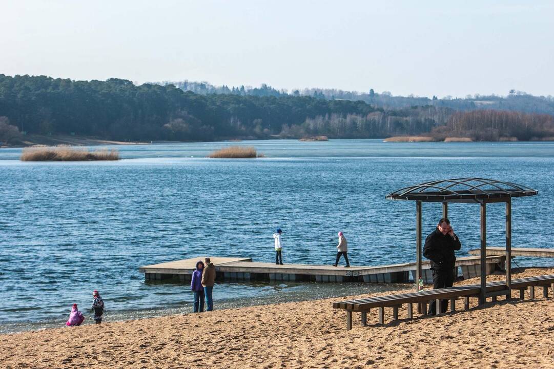 Kauniečiai suskubo į gamtą