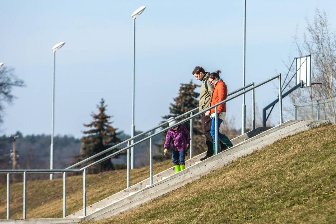 Kauniečiai suskubo į gamtą