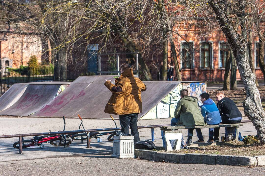 Kauniečiai suskubo į gamtą