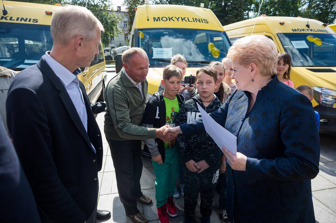 Mokykloms – nauji geltonieji autobusiukai