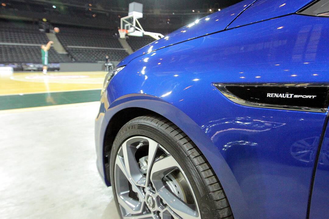 „Žalgirio“ krepšininkai bandė „Renault“ automobilius