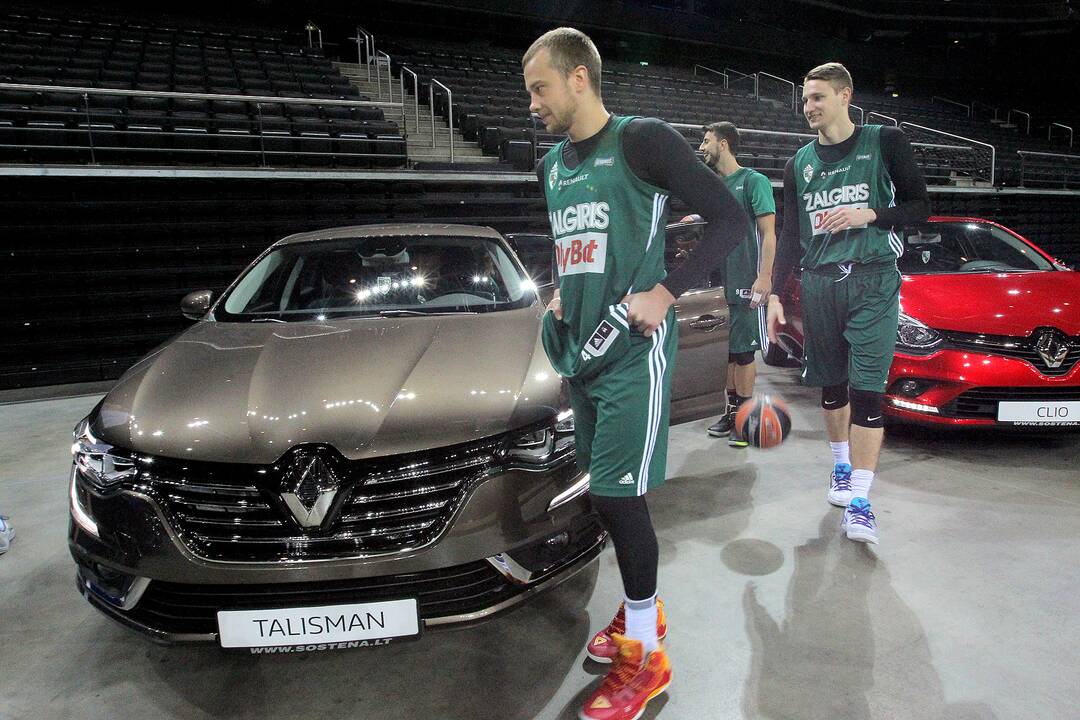 „Žalgirio“ krepšininkai bandė „Renault“ automobilius