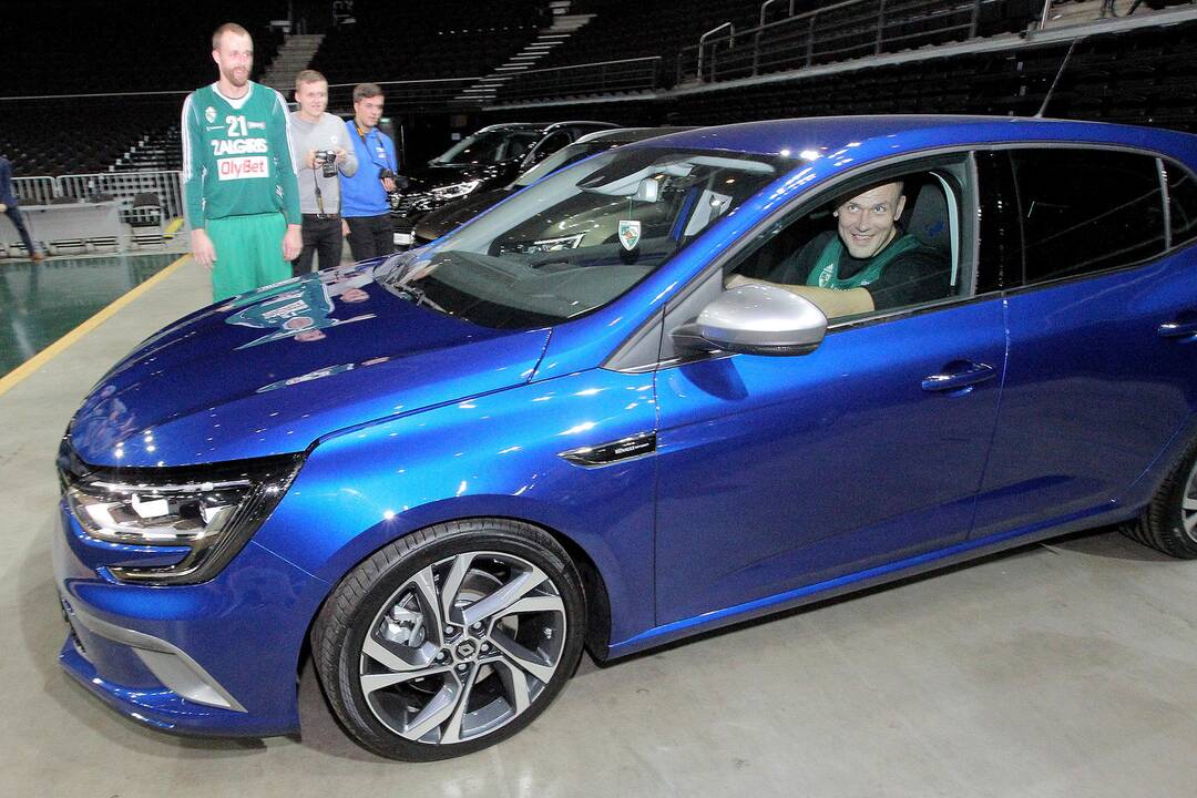 „Žalgirio“ krepšininkai bandė „Renault“ automobilius