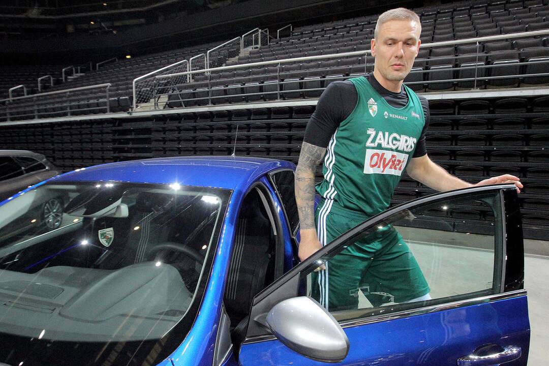 „Žalgirio“ krepšininkai bandė „Renault“ automobilius